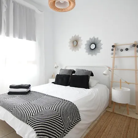 Near The -3bed -2bath -wifi דירה *